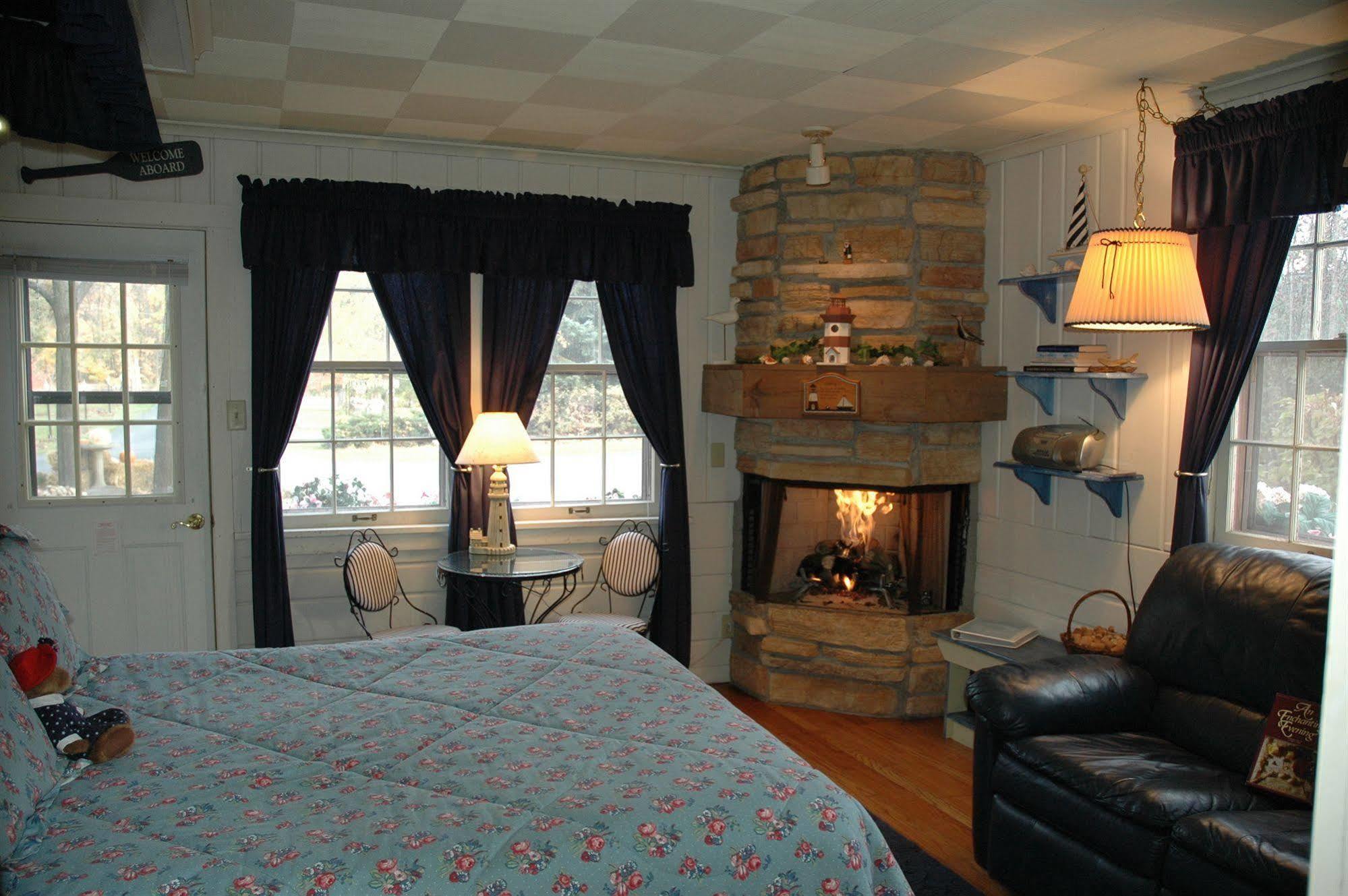 Williams Bay Lazy Cloud Bed & Breakfast エクステリア 写真