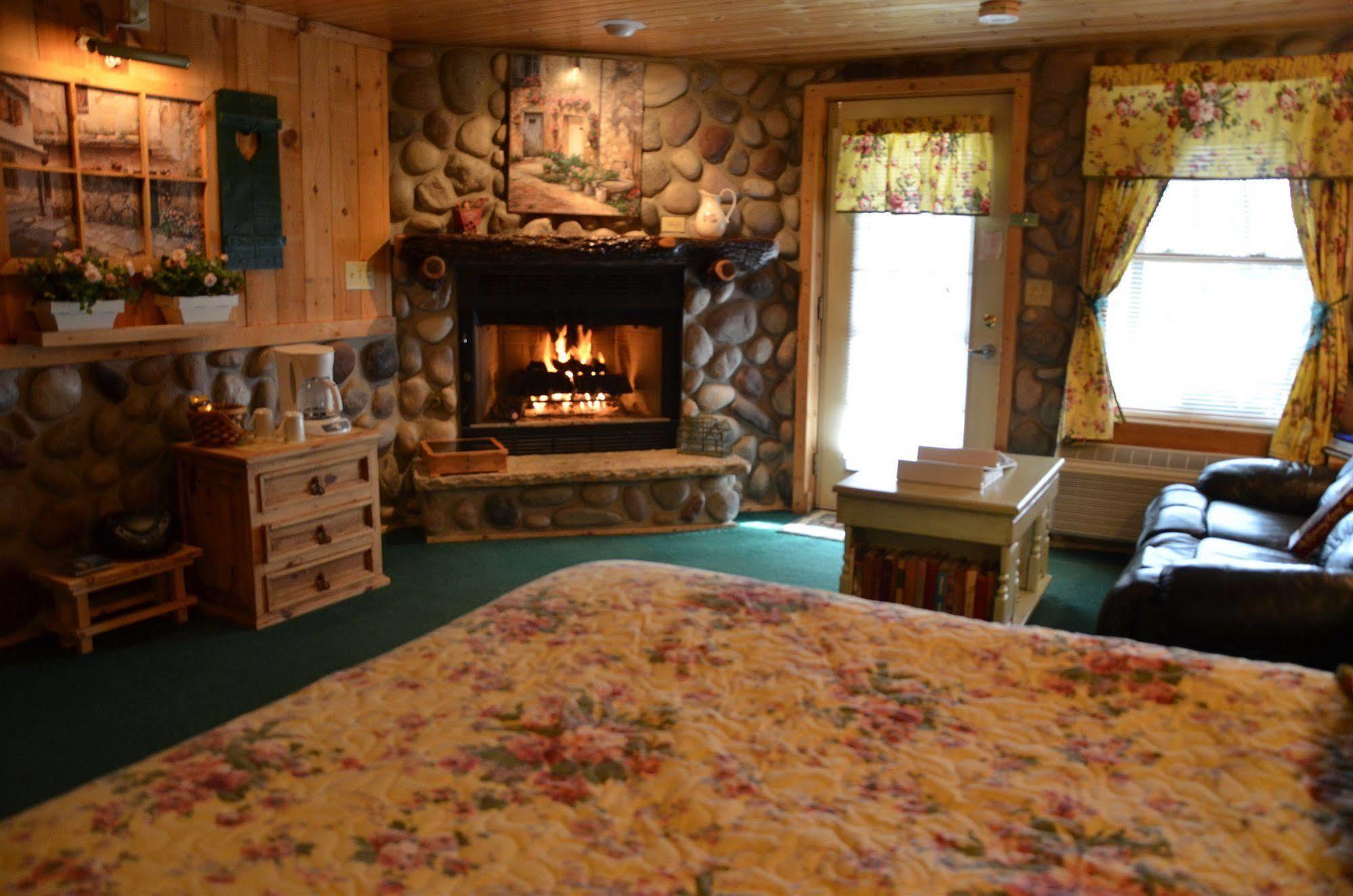 Williams Bay Lazy Cloud Bed & Breakfast エクステリア 写真