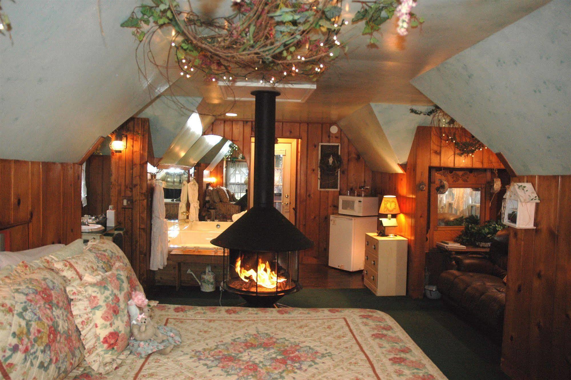 Williams Bay Lazy Cloud Bed & Breakfast エクステリア 写真