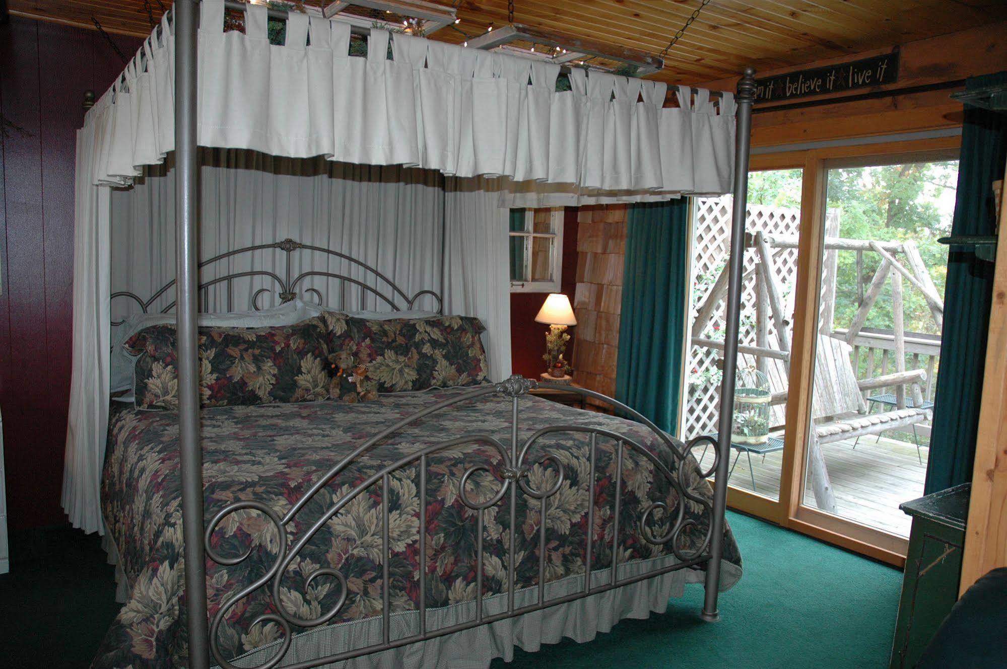 Williams Bay Lazy Cloud Bed & Breakfast エクステリア 写真